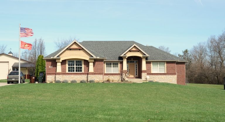 How to Enhance Your Home’s Curb Appeal with Landscaping